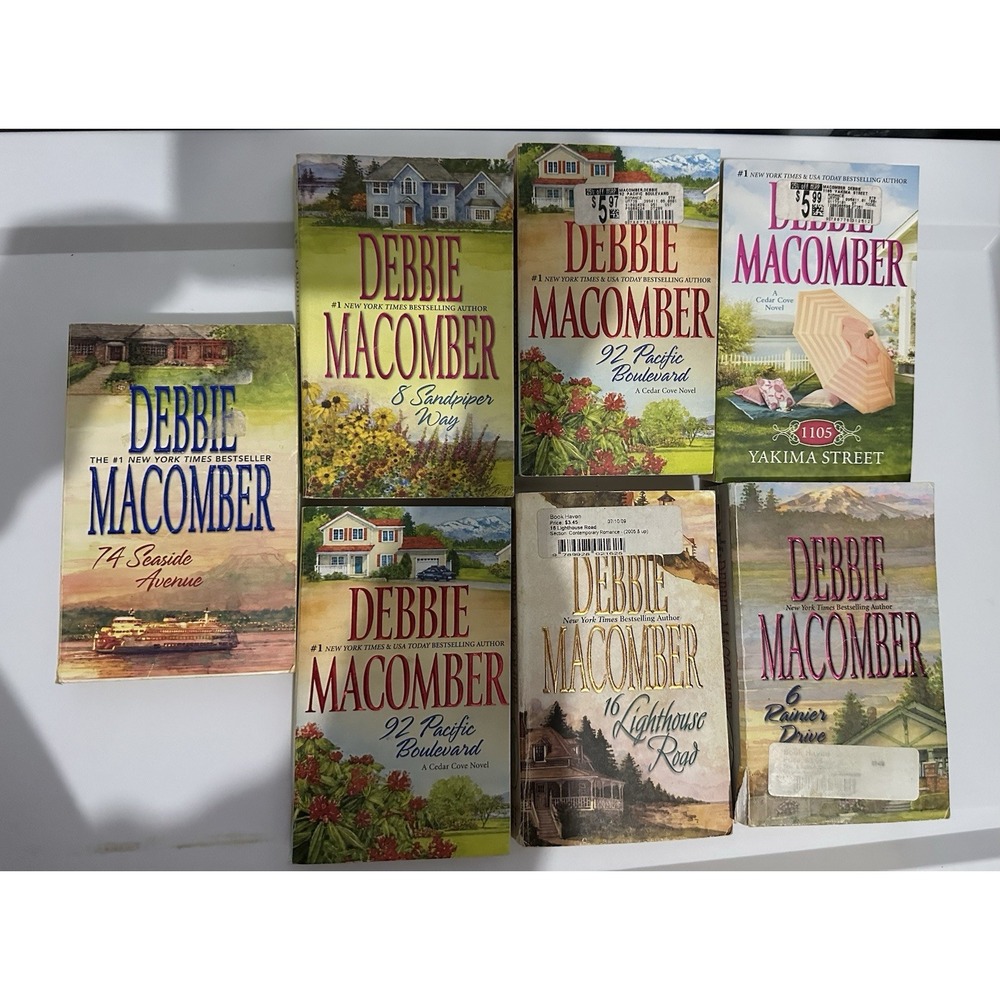Nice mixed lot of 6 Debbie Macomber books from the Cedar Cove series.